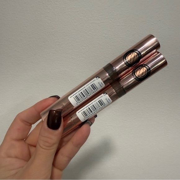Makeup Revolution Eye Bright Illuminating Under Eye Concealer in Deep Caramel - Picture 4 of 5